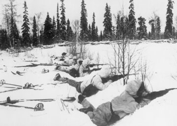 Wojna zimowa. Fińscy narciarze na pozycjach obronnych