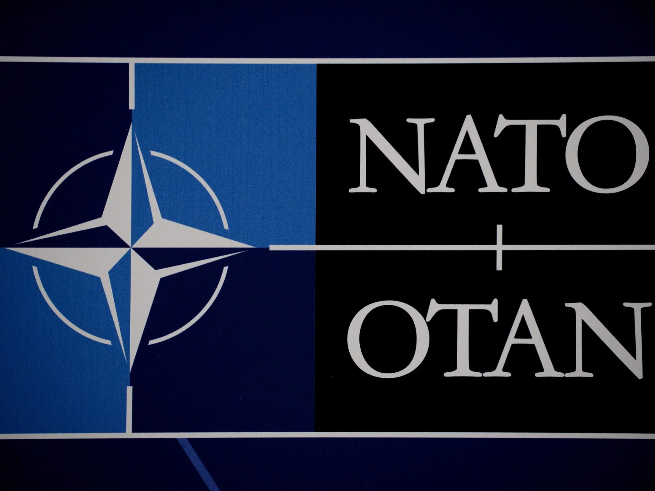 Logo NATO