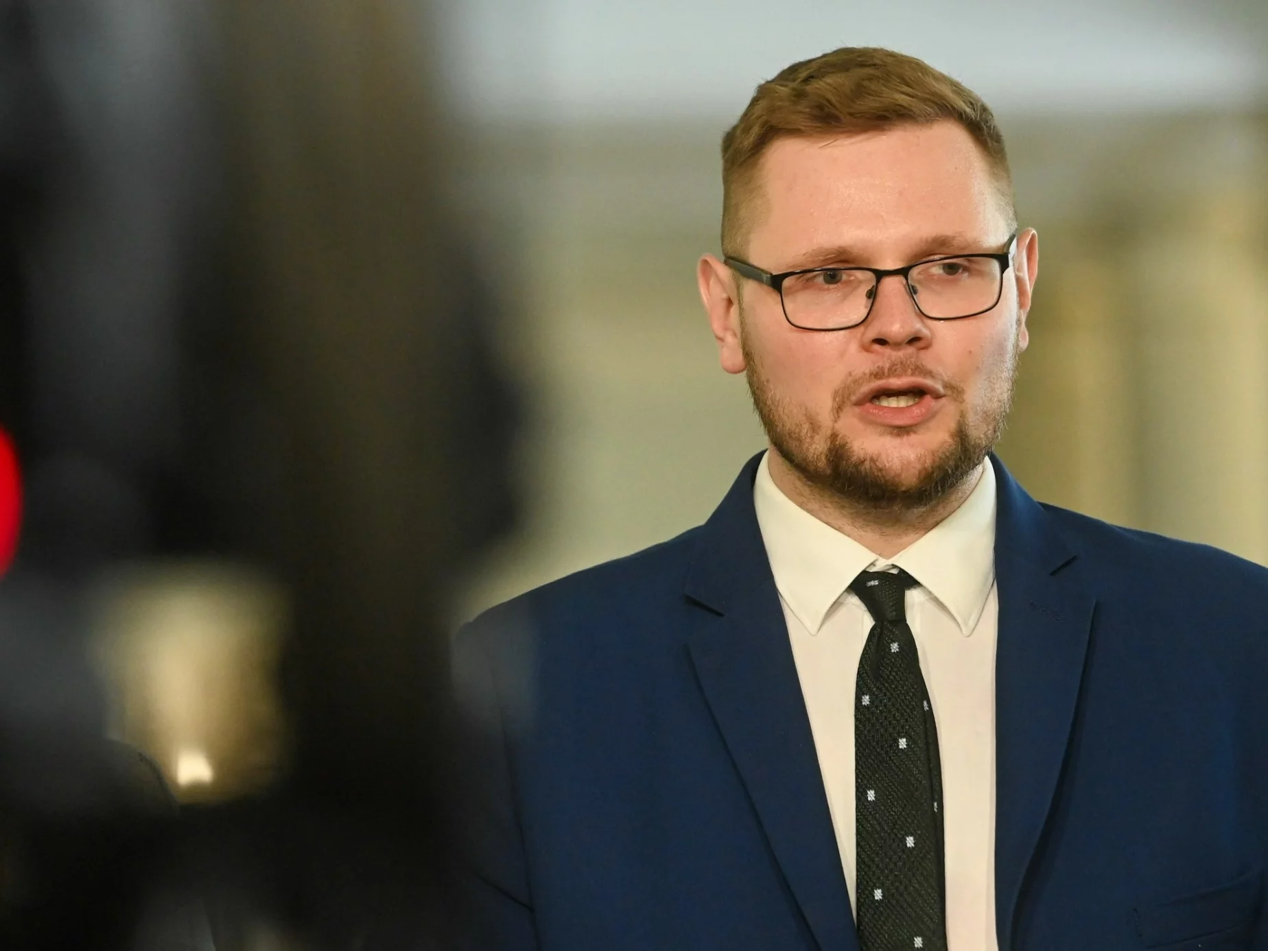 Woś: Mamy do czynienia z działaniami politycznymi prokuratury