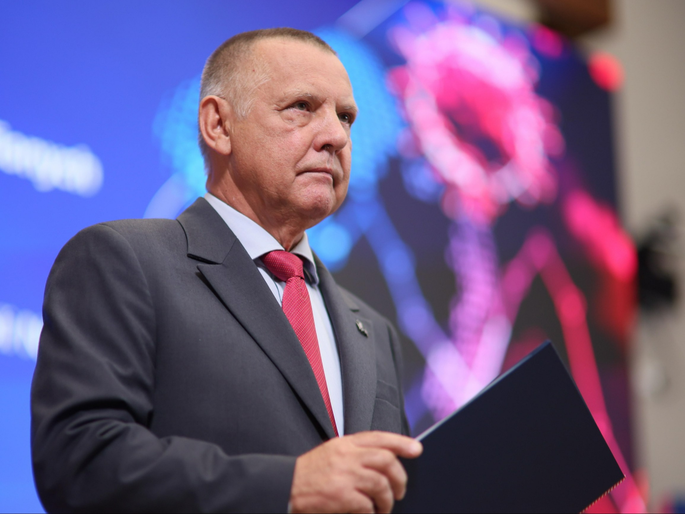 "Wyborcy pojęcia nie mają". Banaś oskarża PiS, wskazuje nazwiska