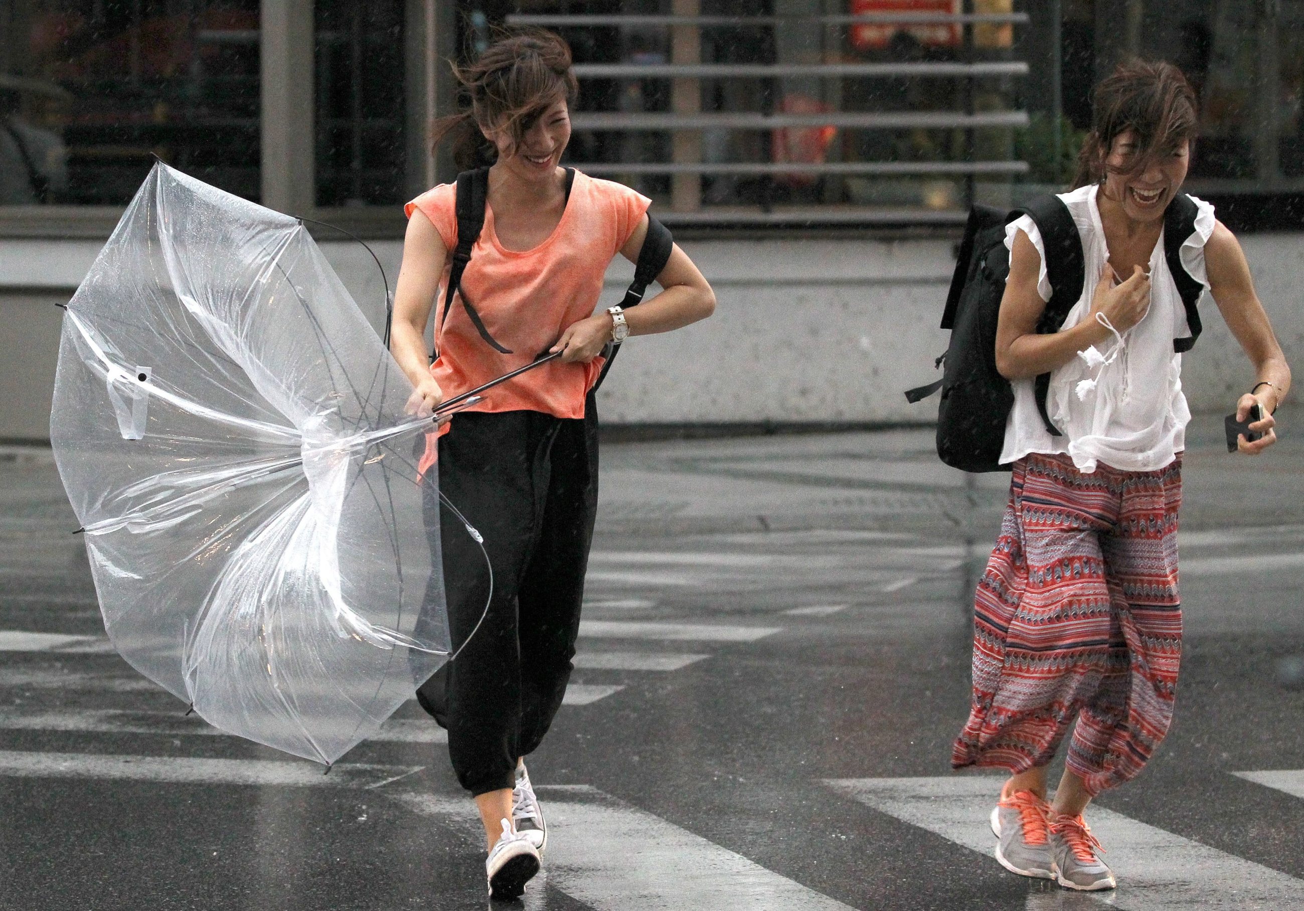 Tajfun Lan może zakłócić przebieg wyborów