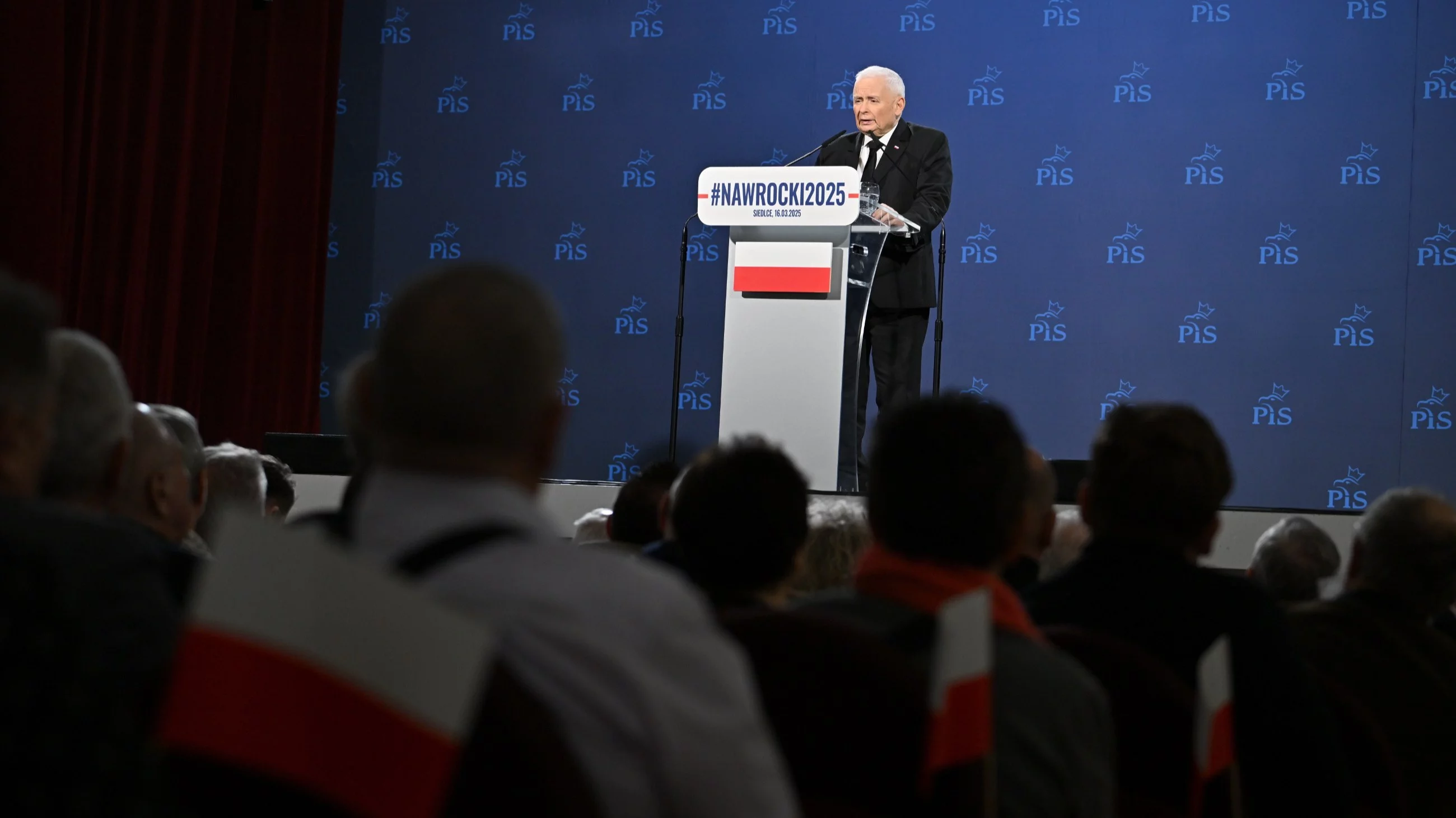 Prezes PiS Jarosław Kaczyński podczas spotkania z mieszkańcami w Sali Widowiskowej „Podlasie” w Siedlcach, 16 bm