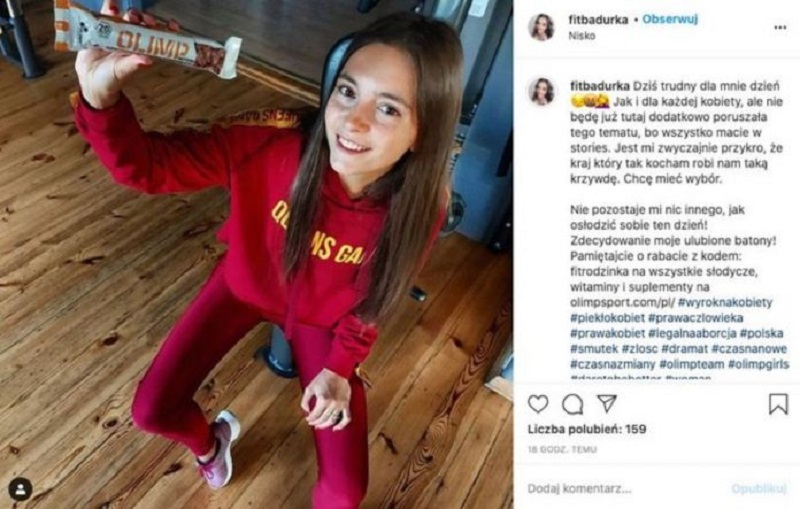 Influencerka wykorzystała sprawę aborcji do reklamowania batonów