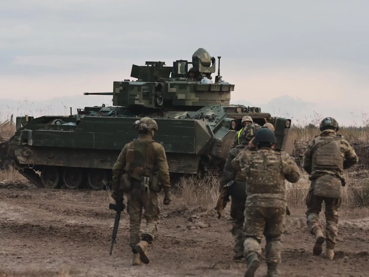 The breakthrough in Donbas is simply a Russian raid. It is worrying what they have gathered nearby.