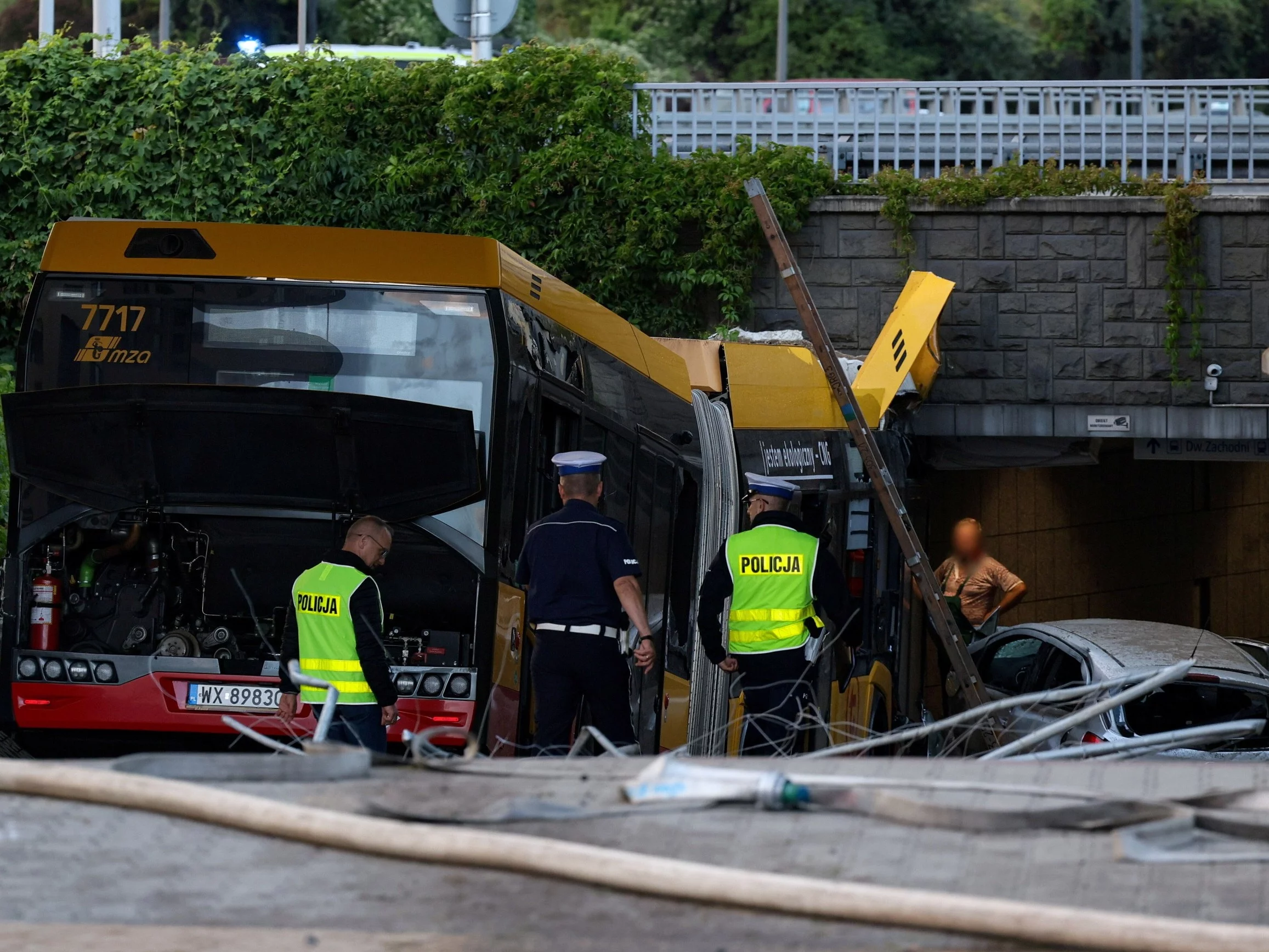 Wypadek z udziałem autobusu przy Dworcu Zachodnim w Warszawie