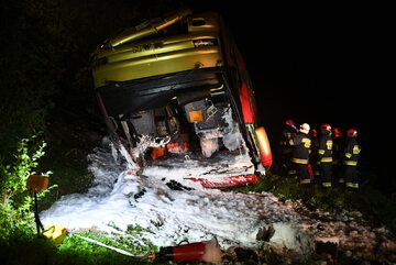 Wypadek autokaru wycieczkowego na drodze krajowej nr 28 w Leszczawie,