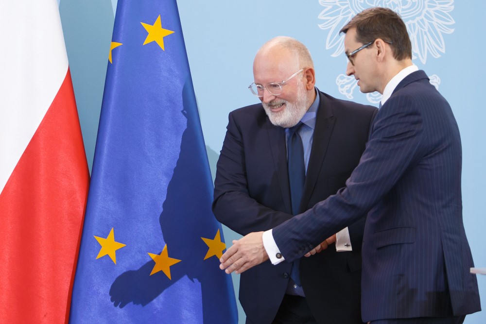 Mateusz Morawiecki i Frans Timmermans podczas spotkania w Warszawie