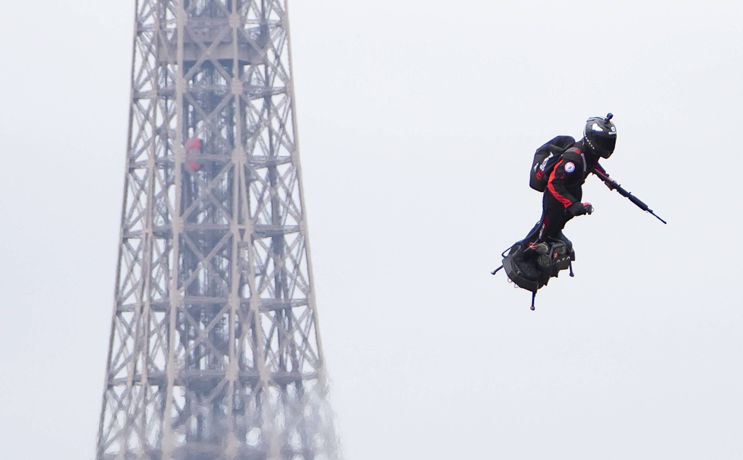 Franky Zapata na flyboardzie