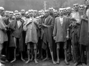 Wyzwoleni więźniowie obozu koncentracyjnego Ebensee