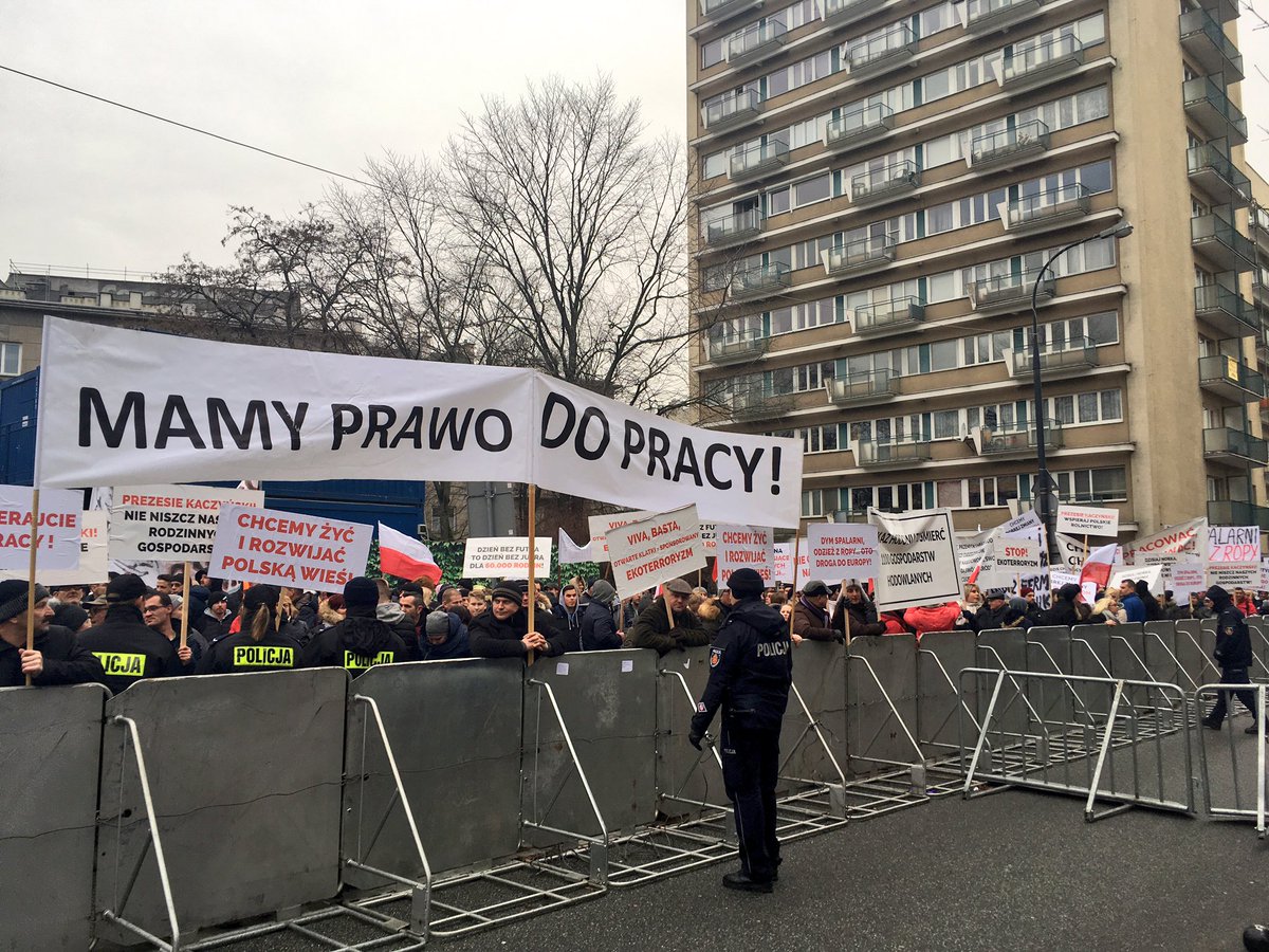 Protest hodowców zwierząt przed Sejmem