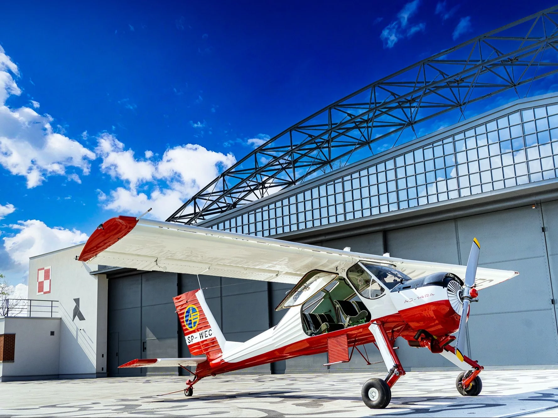 Odrestaurowany samolot PZL-104 Wilga