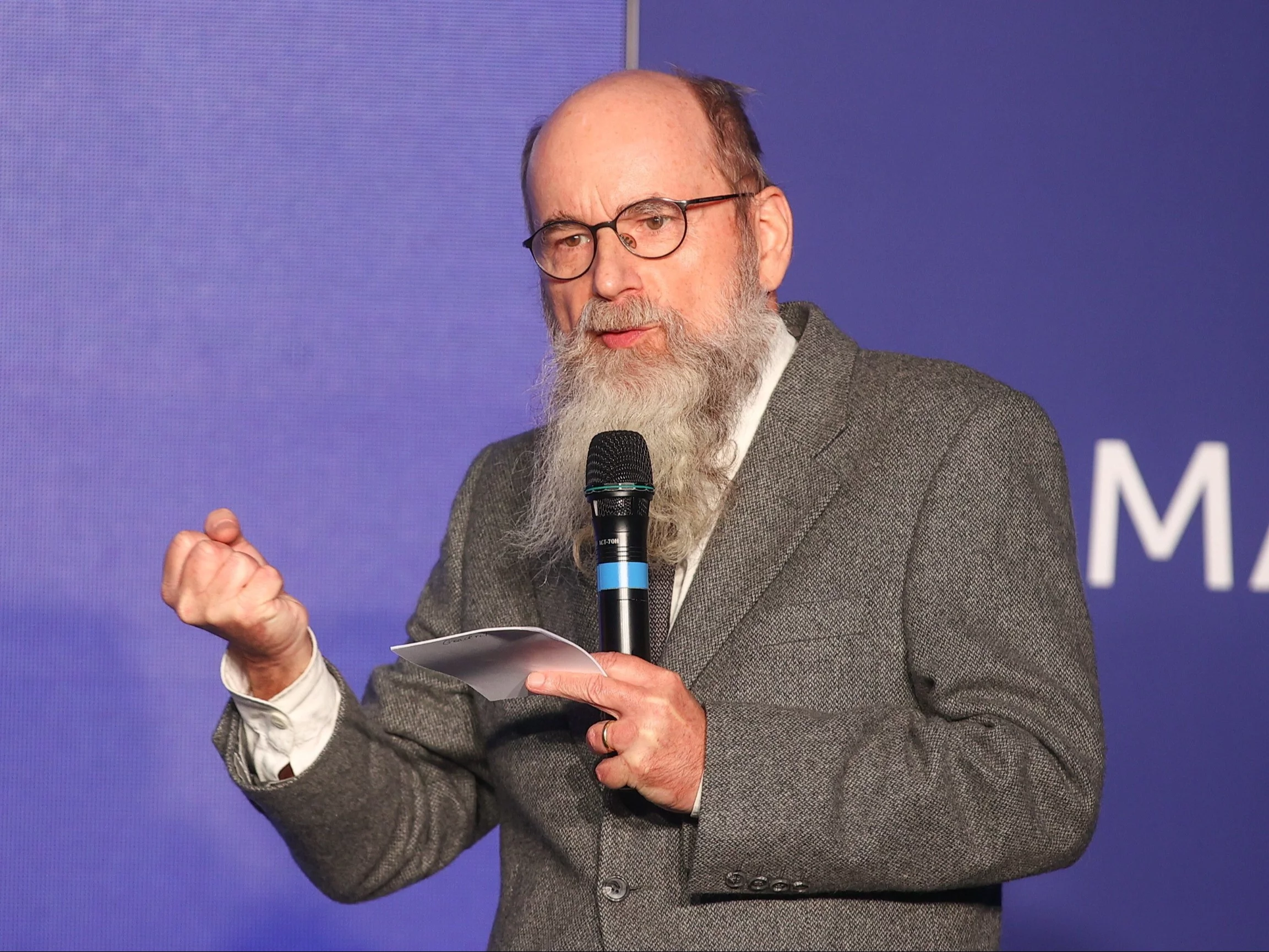 За это Рокита всячески хвалил Ментцена и Моравецкого