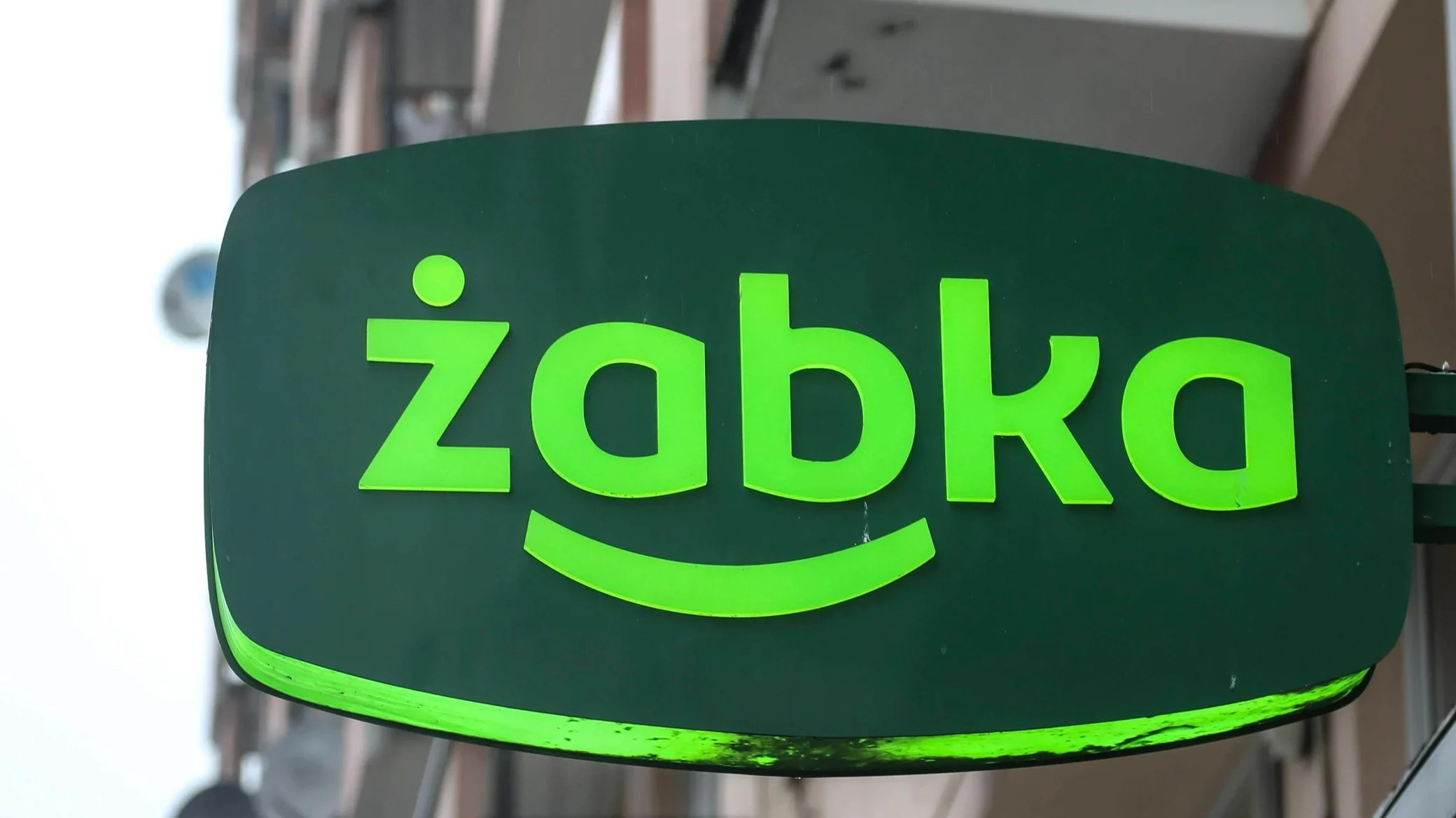 Żabka uruchamia nową usługę. Rynek pokazuje, iż może przydać się konsumentom