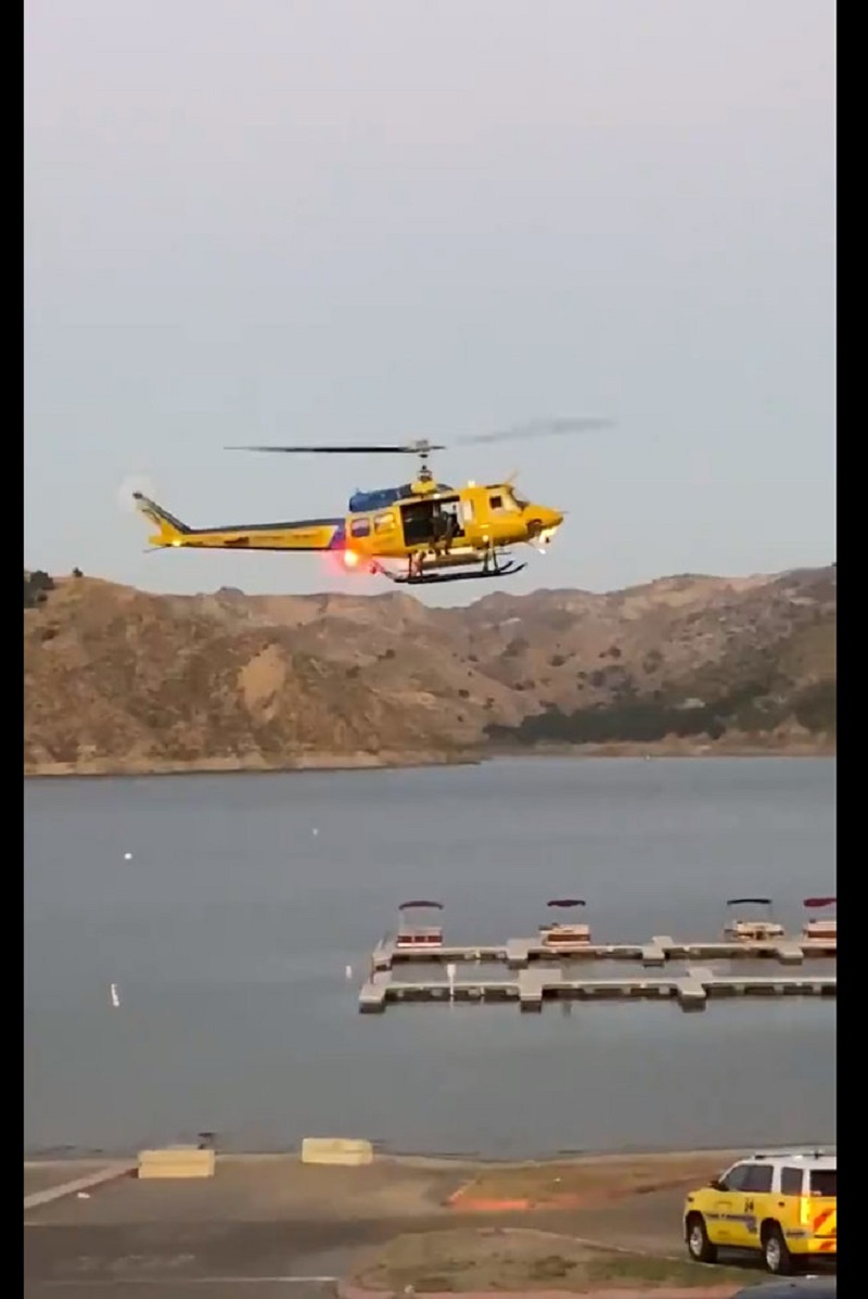 Rivera pływała ze swoim 4-letnim synem po jeziorze Lake Piru, w stanie Ventura, w Kalifornii.