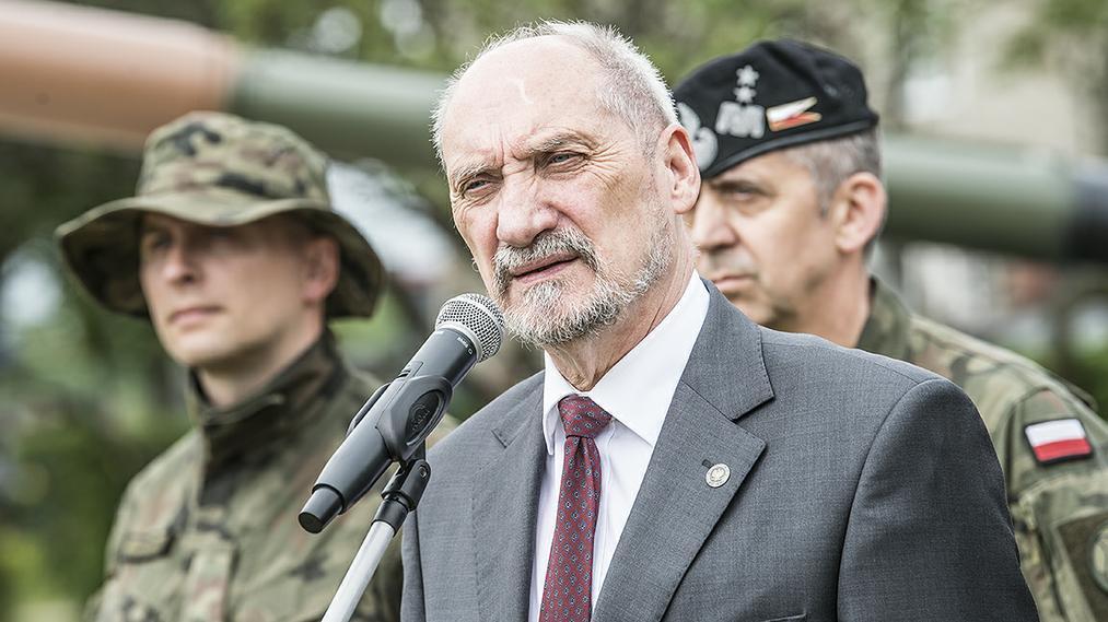 Antoni Macierewicz, szef MON