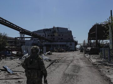 Zakład metalurgiczny Azowstal od długiego czasu pozostawał ostatnim punktem ukraińskiego oporu wobec Rosjan na terenie zniszczonego Mariupola.