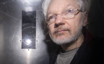 Założyciel Wikileaks, Julian Assange, w sądzie w Londynie.