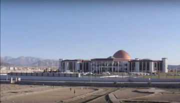 Zamach pod parlamentem w Kabulu