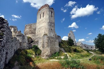 Zamek w Čachticach (dziś w ruinie)