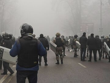 Zamieszki na ulicach miasta Ałmaty (Kazachstan)