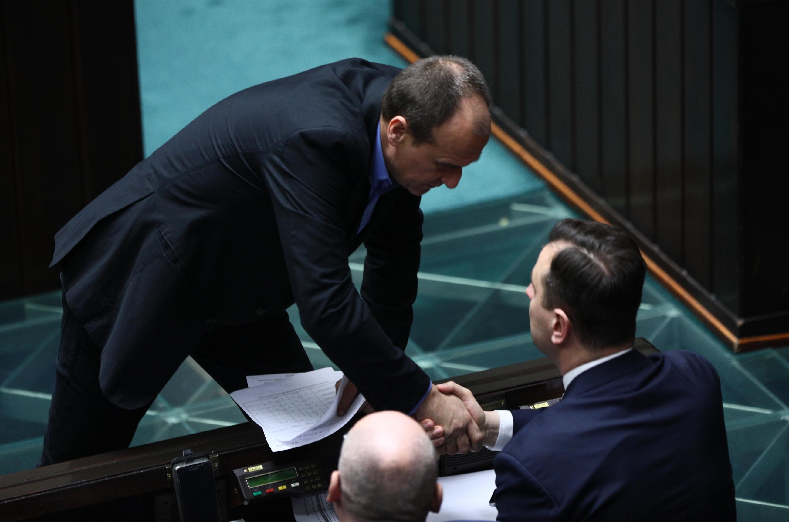 Lider Kukiz'15 Paweł Kukiz (L) i prezes PSL Władysław Kosiak-Kamysz (P).