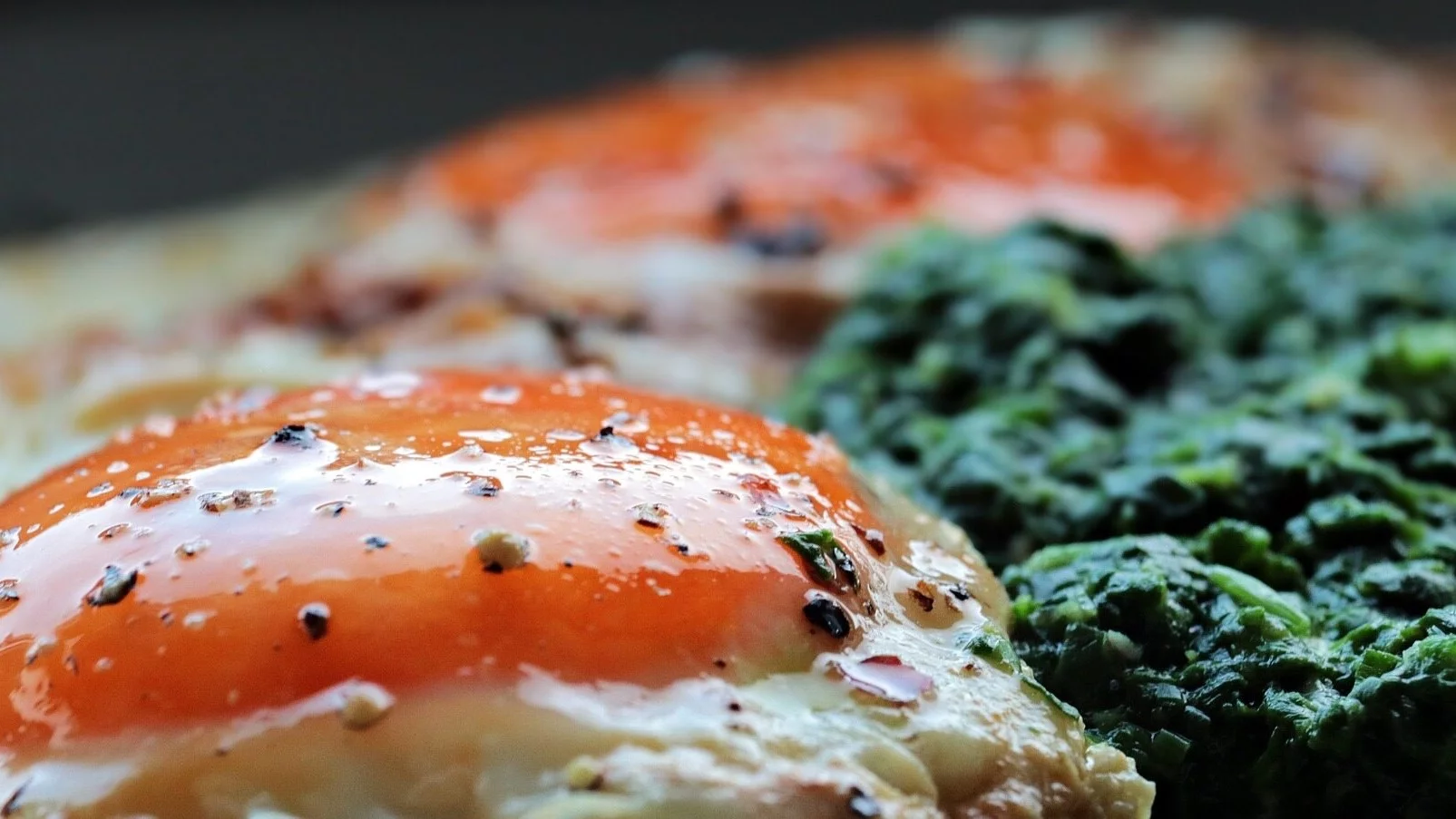 Szpinak z jajkiem, zdjęcie ilustracyjne