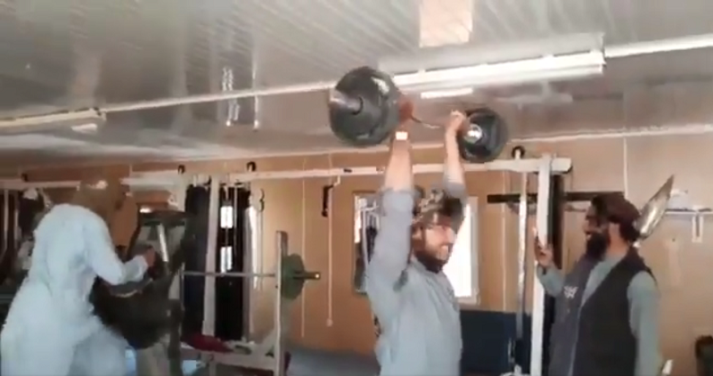 Talibowie wdarli się do siłowni