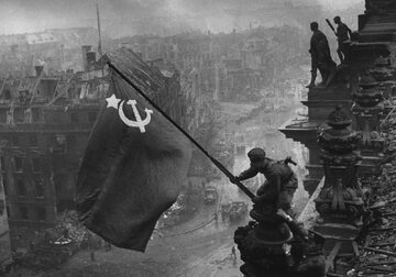 Zatknięcie sowieckiej flagi na Reichstagu