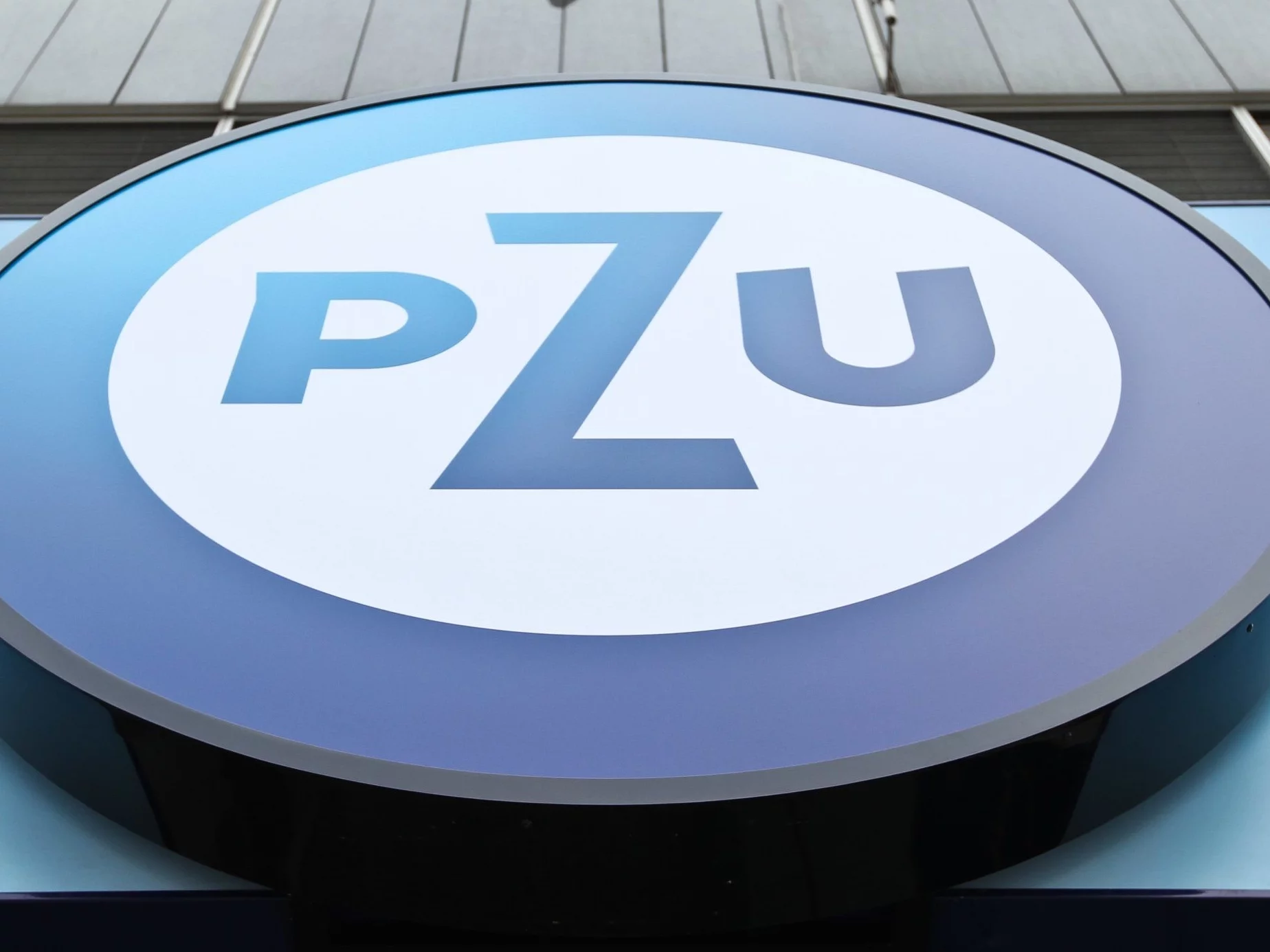 Logo PZU, zdjęcie ilustracyjne