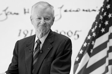 Zbigniew Brzeziński – polsko-amerykański politolog, strateg polityczny i dyplomata. Doradca prezydenta Cartera, Johnsona i Kennedy’ego. Zmarł 26 maja 2017 r.