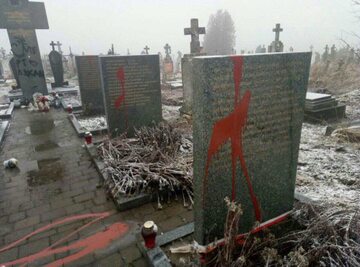 Zdewastowane pomniki polskich ofiar