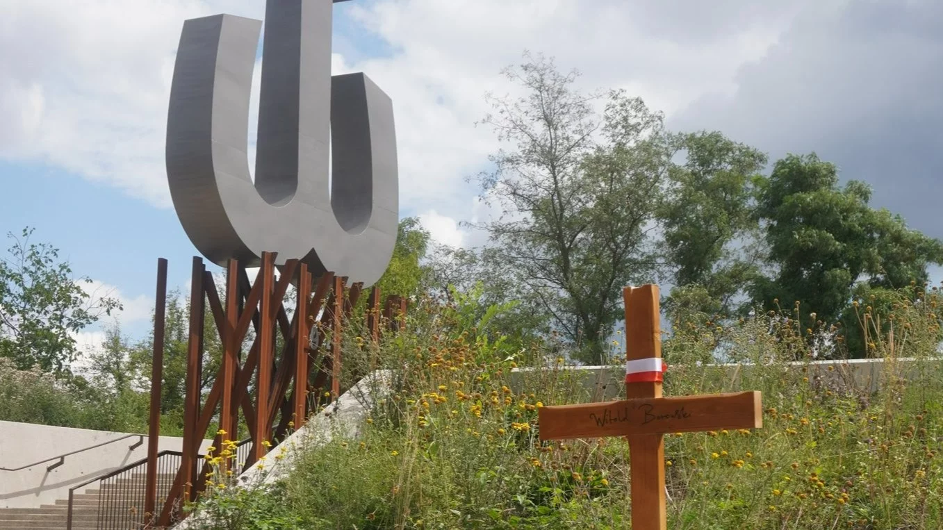 Krzyże upamiętniające powstańców warszawskich