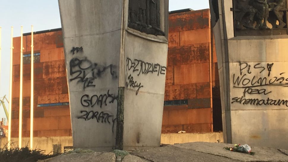 Zdewastowano Pomnik Poległych Stoczniowców