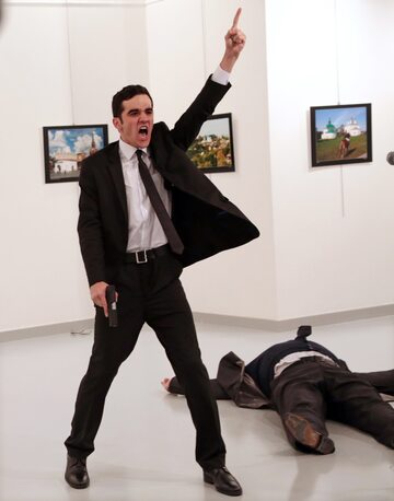 Zdjęcie zabójcy ambasadora Rosji w Turcji Andrieja Karłowa