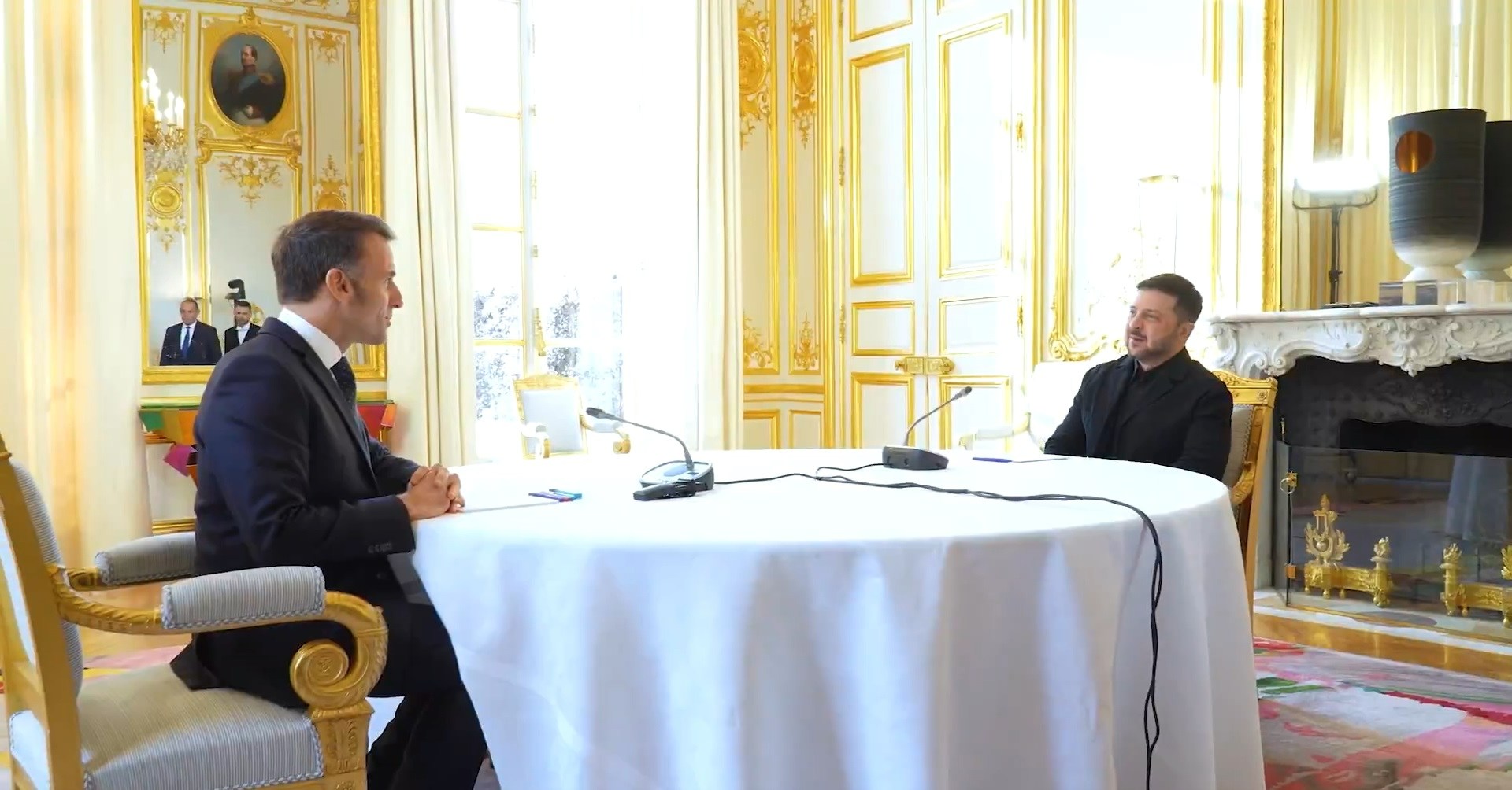 Zełenski spotkał się z Macronem. "Omawialiśmy właśnie to..."