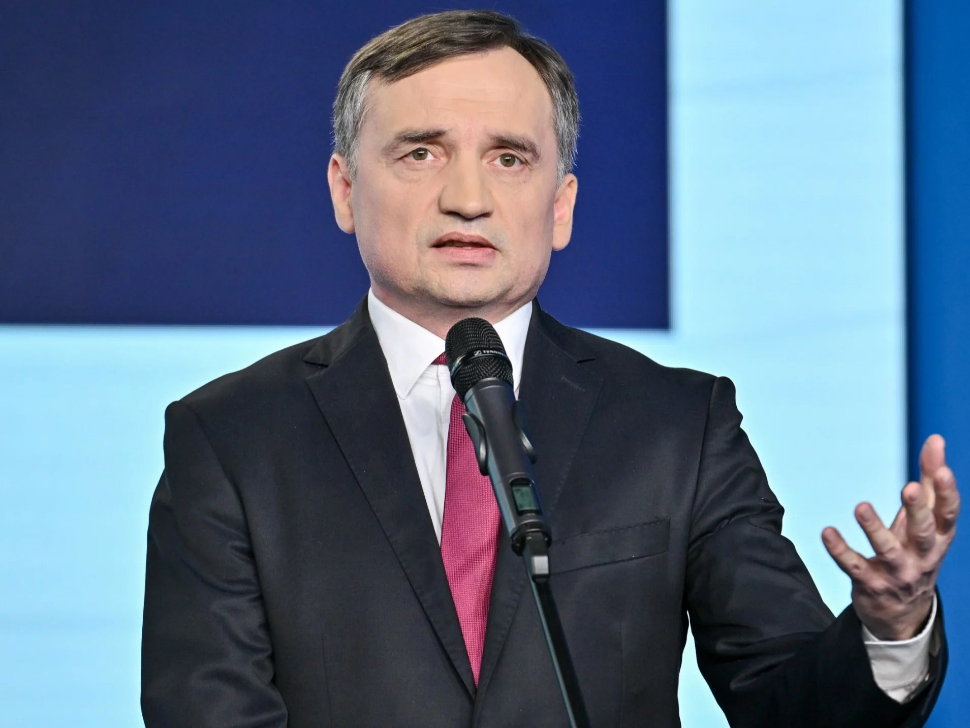 Зиобро не предстал перед комитетом Пегаса