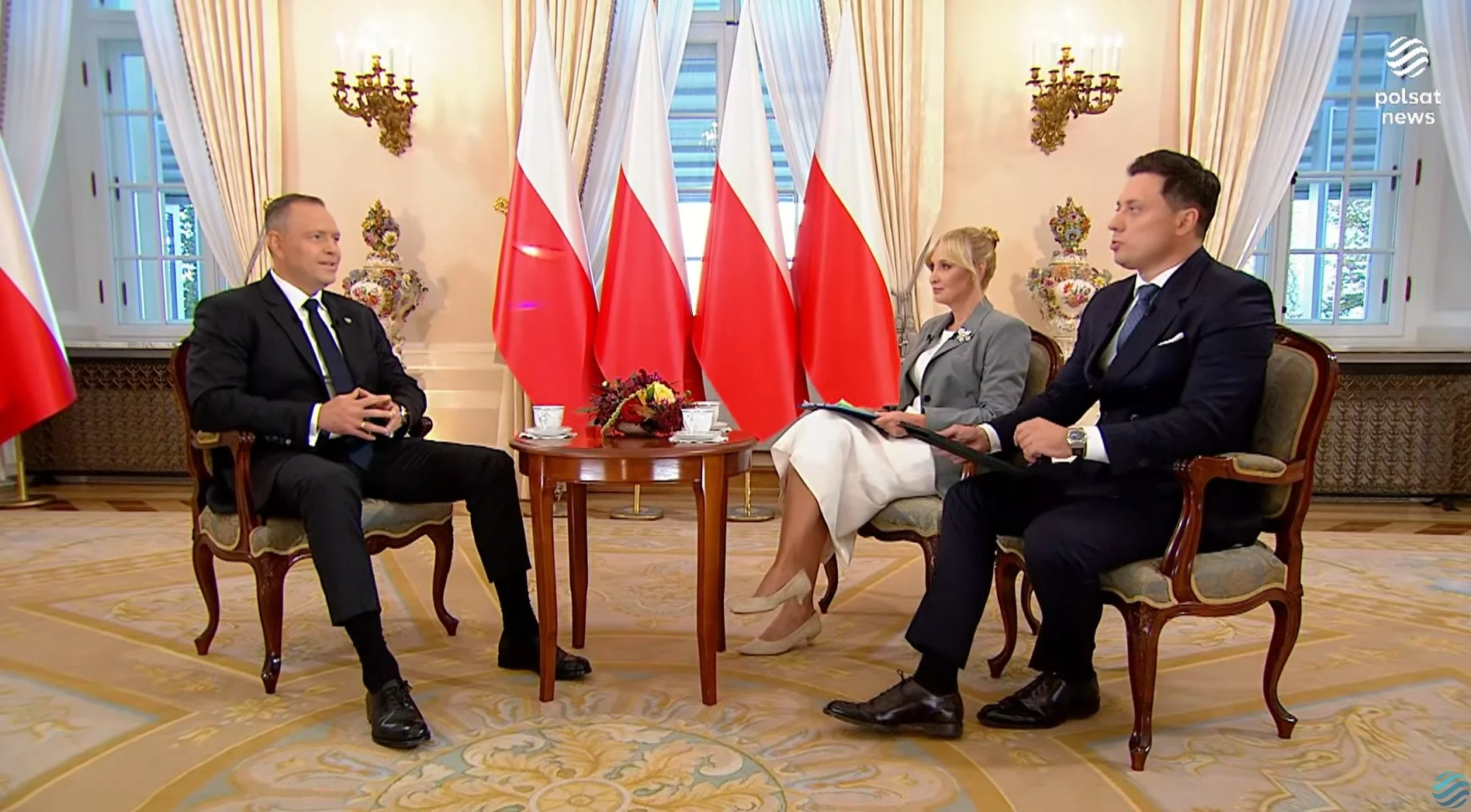 Prezydent Karol Nawrocki udzielił wywiadu Piotrowi Witwickiemu i Joannie Miziołek dla Polsat News oraz Interii