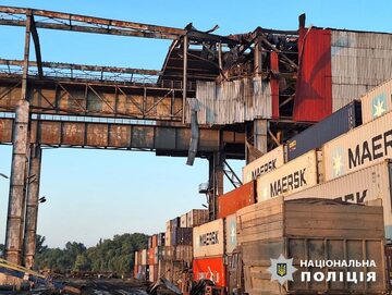 Zniszczona infrastruktura portowa na Dunaju w obwodzie odeskim na Ukrainie po rosyjskim ataku drona
