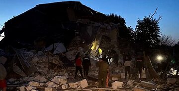 Zniszczony przez Rosjan budynek mieszkalny we wsi Pidhorodne