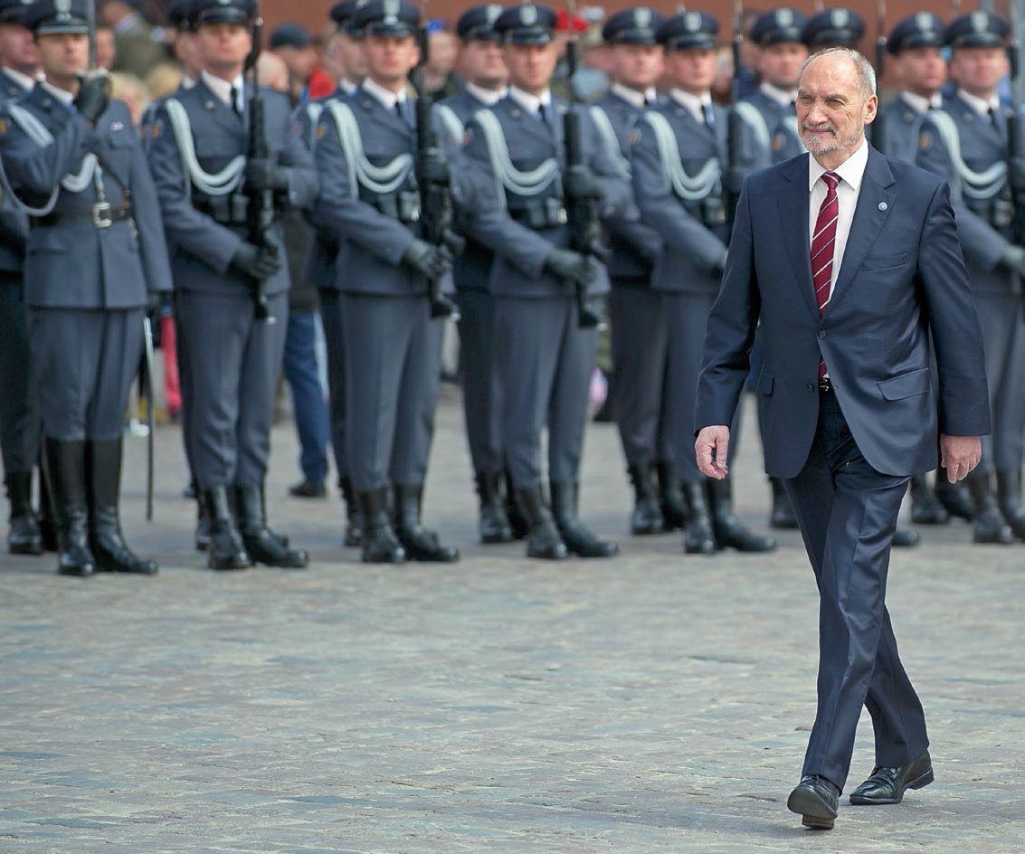 Antoni Macierewicz, szef MON