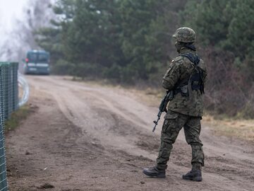 Żołnierz WP na granicy z Białorusią, zdjęcie ilustracyjne