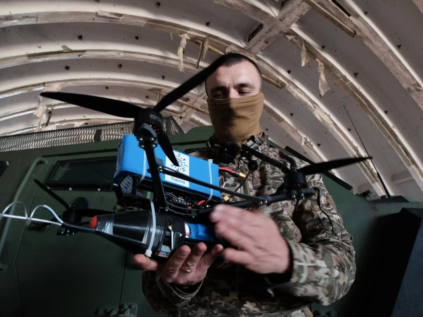 Ukraiński operator drona FPV
