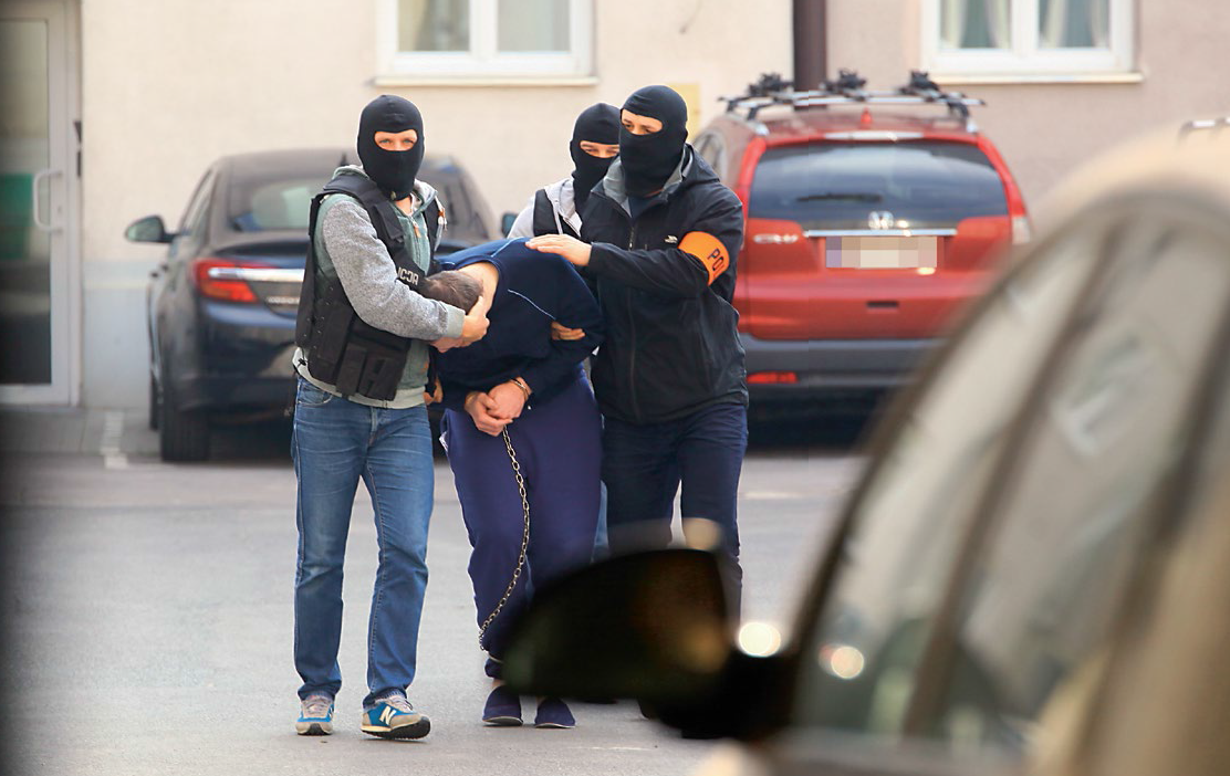 Mateuszowi G. postawiono zarzut zabójstwa rodziców. 25-latek odmówił składania zeznań.